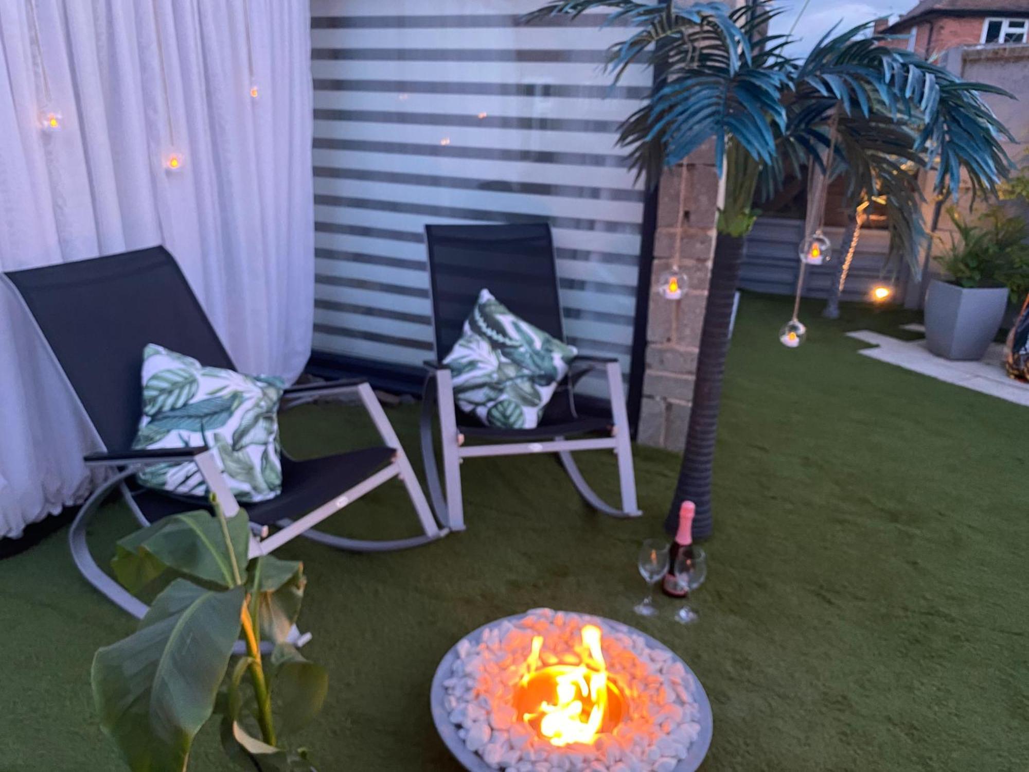Secret Oasis: Love Island-Inspired Guest House with Private Pool Nottingham Exterior photo